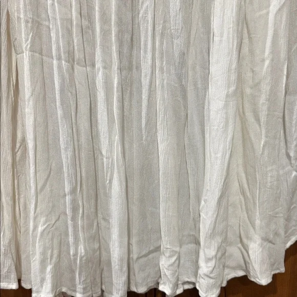 Elegant White flowy Lace Women's Top - Picture 4 of 5